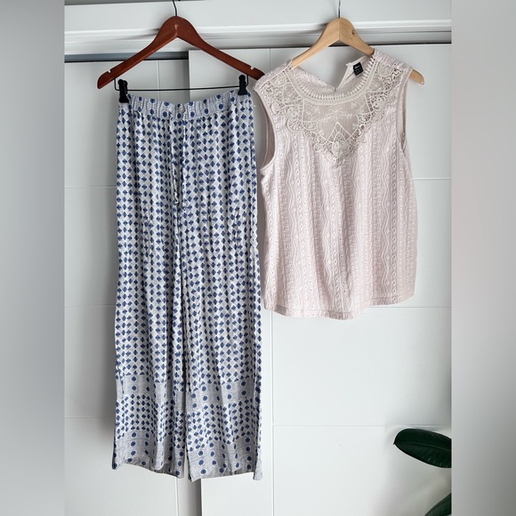 H&M Blue Patterned Wide Leg Pants with Tie Waist - Picture 4 of 5